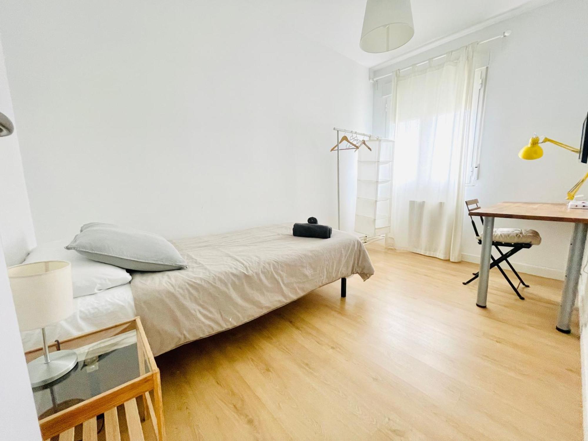 Piso Acogedor Y Tranquilo - Junto A Ifema Y Aerop. Apartment Madrid Luaran gambar