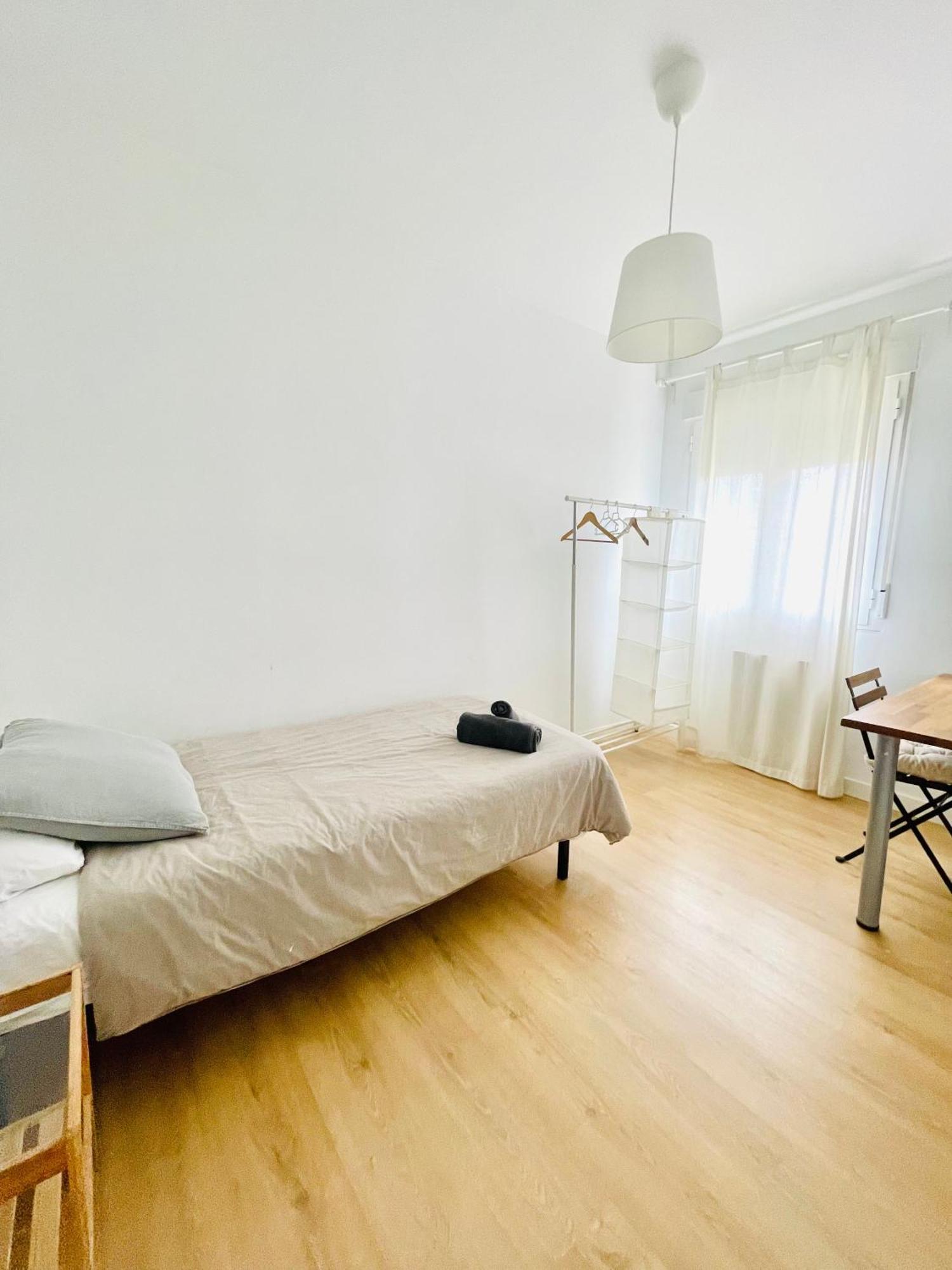 Piso Acogedor Y Tranquilo - Junto A Ifema Y Aerop. Apartment Madrid Luaran gambar