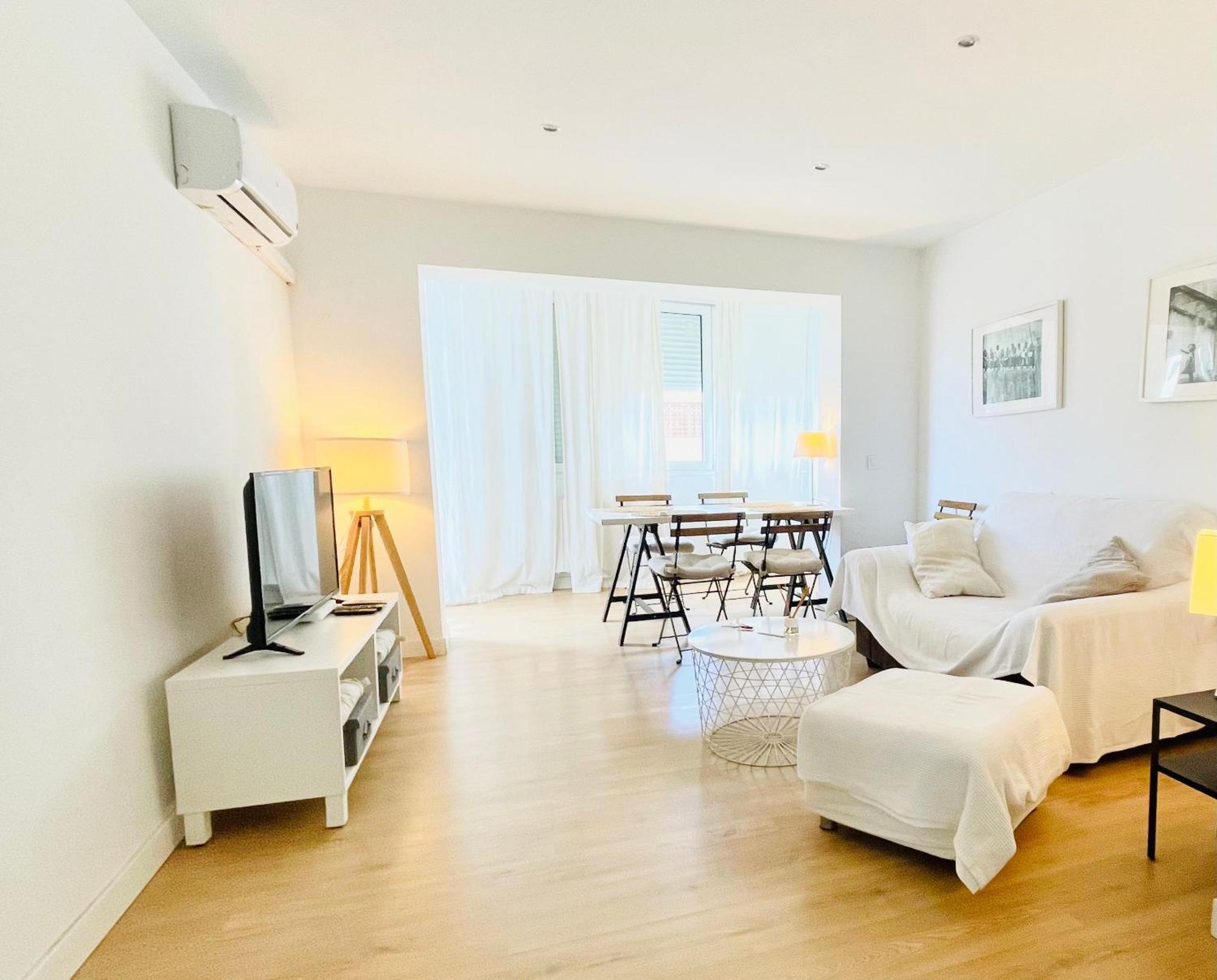 Piso Acogedor Y Tranquilo - Junto A Ifema Y Aerop. Apartment Madrid Luaran gambar